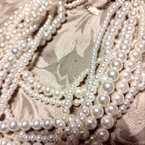 🌹 Exquisite Draping Creamy Ivory Pearl Statement Necklace - Picture 7 of 12